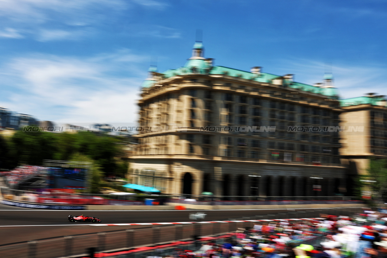 GP AZERBAIJAN, Carlos Sainz Jr (ESP) Ferrari SF-23.

29.04.2023. Formula 1 World Championship, Rd 4, Azerbaijan Grand Prix, Baku Street Circuit, Azerbaijan, Sprint Day.

 - www.xpbimages.com, EMail: requests@xpbimages.com ¬© Copyright: Coates / XPB Images