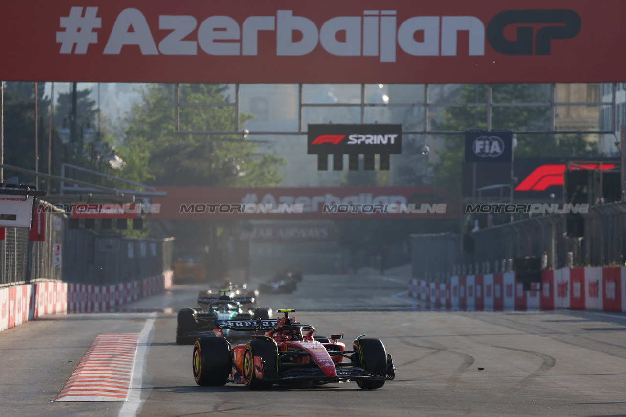 GP AZERBAIJAN, Carlos Sainz Jr (ESP) Ferrari SF-23.

29.04.2023. Formula 1 World Championship, Rd 4, Azerbaijan Grand Prix, Baku Street Circuit, Azerbaijan, Sprint Day.

- www.xpbimages.com, EMail: requests@xpbimages.com ¬© Copyright: Batchelor / XPB Images