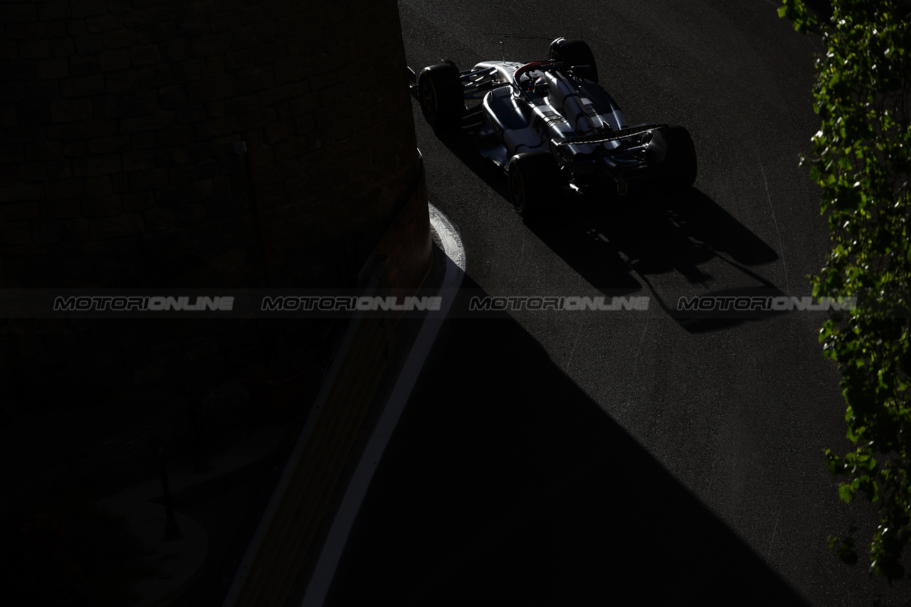 GP AZERBAIJAN, Nyck de Vries (NLD) AlphaTauri AT04.

29.04.2023. Formula 1 World Championship, Rd 4, Azerbaijan Grand Prix, Baku Street Circuit, Azerbaijan, Sprint Day.

 - www.xpbimages.com, EMail: requests@xpbimages.com ¬© Copyright: Coates / XPB Images