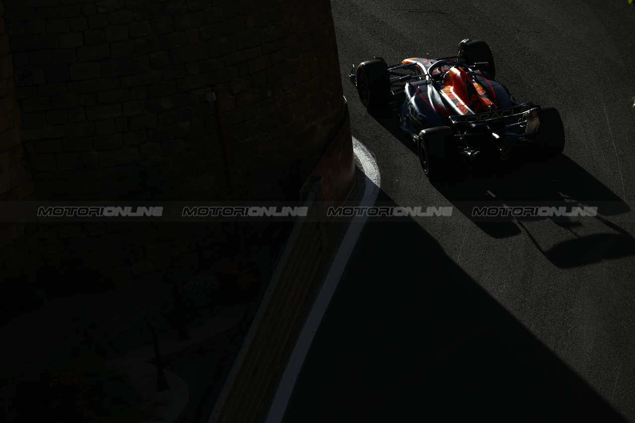 GP AZERBAIJAN, Max Verstappen (NLD) Red Bull Racing RB19.

29.04.2023. Formula 1 World Championship, Rd 4, Azerbaijan Grand Prix, Baku Street Circuit, Azerbaijan, Sprint Day.

 - www.xpbimages.com, EMail: requests@xpbimages.com ¬© Copyright: Coates / XPB Images