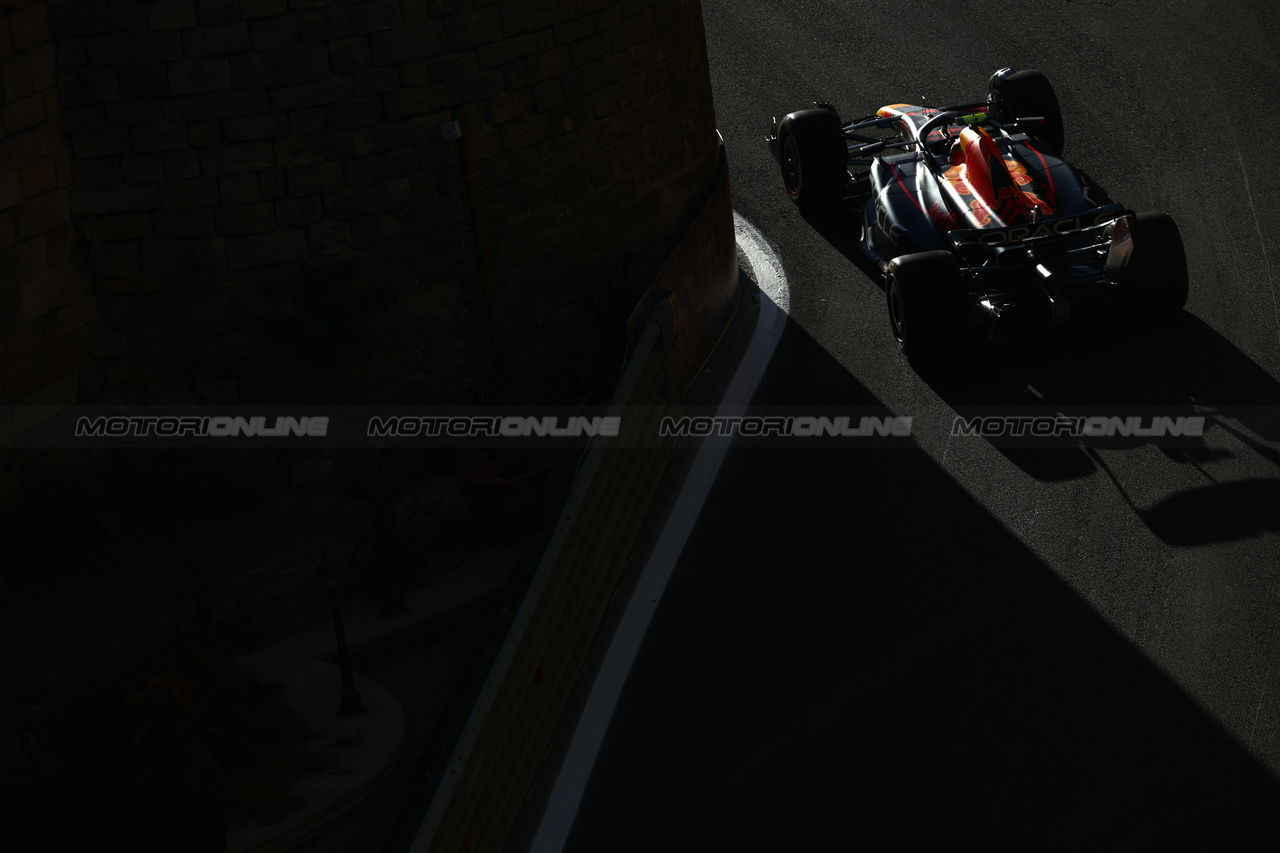 GP AZERBAIJAN, Sergio Perez (MEX) Red Bull Racing RB19.

29.04.2023. Formula 1 World Championship, Rd 4, Azerbaijan Grand Prix, Baku Street Circuit, Azerbaijan, Sprint Day.

 - www.xpbimages.com, EMail: requests@xpbimages.com ¬© Copyright: Coates / XPB Images