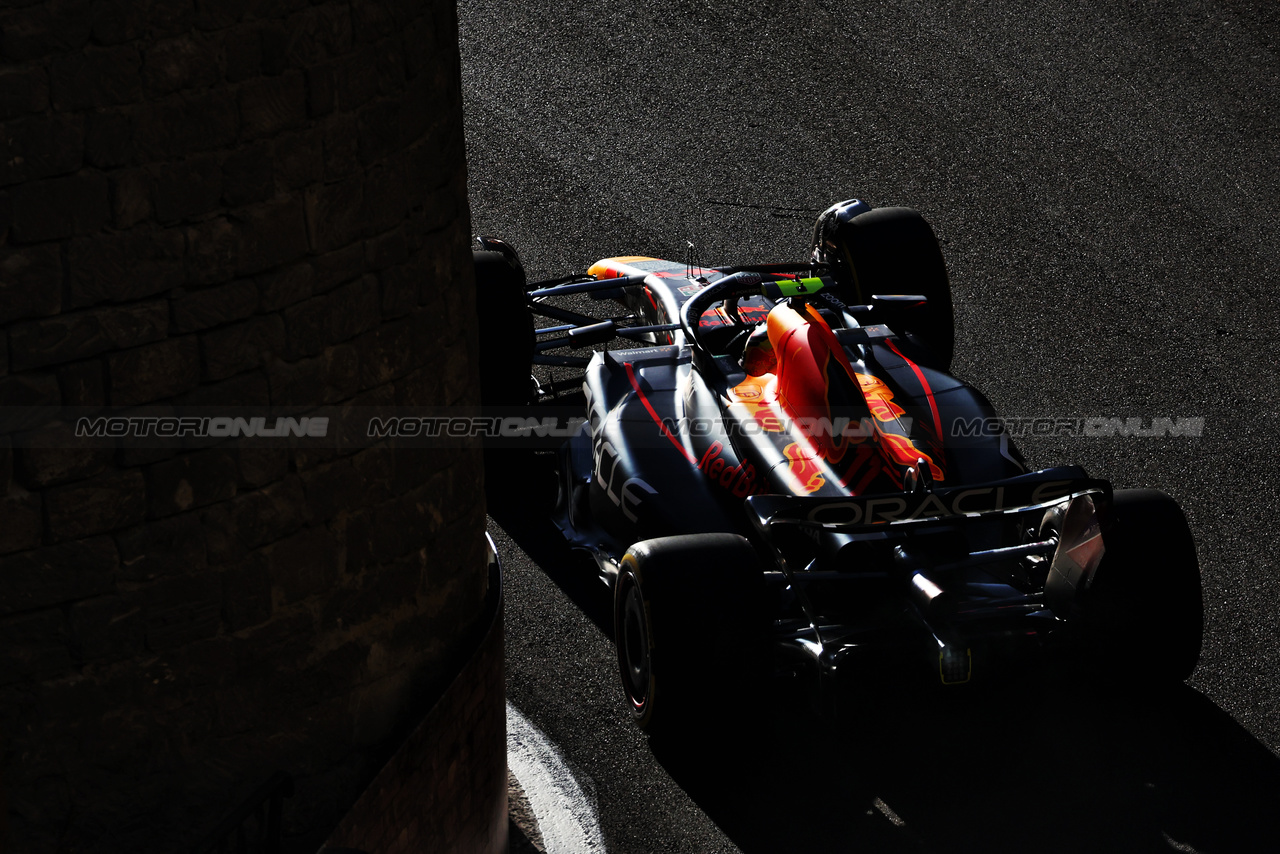 GP AZERBAIJAN, Sergio Perez (MEX) Red Bull Racing RB19.

29.04.2023. Formula 1 World Championship, Rd 4, Azerbaijan Grand Prix, Baku Street Circuit, Azerbaijan, Sprint Day.

 - www.xpbimages.com, EMail: requests@xpbimages.com ¬© Copyright: Coates / XPB Images
