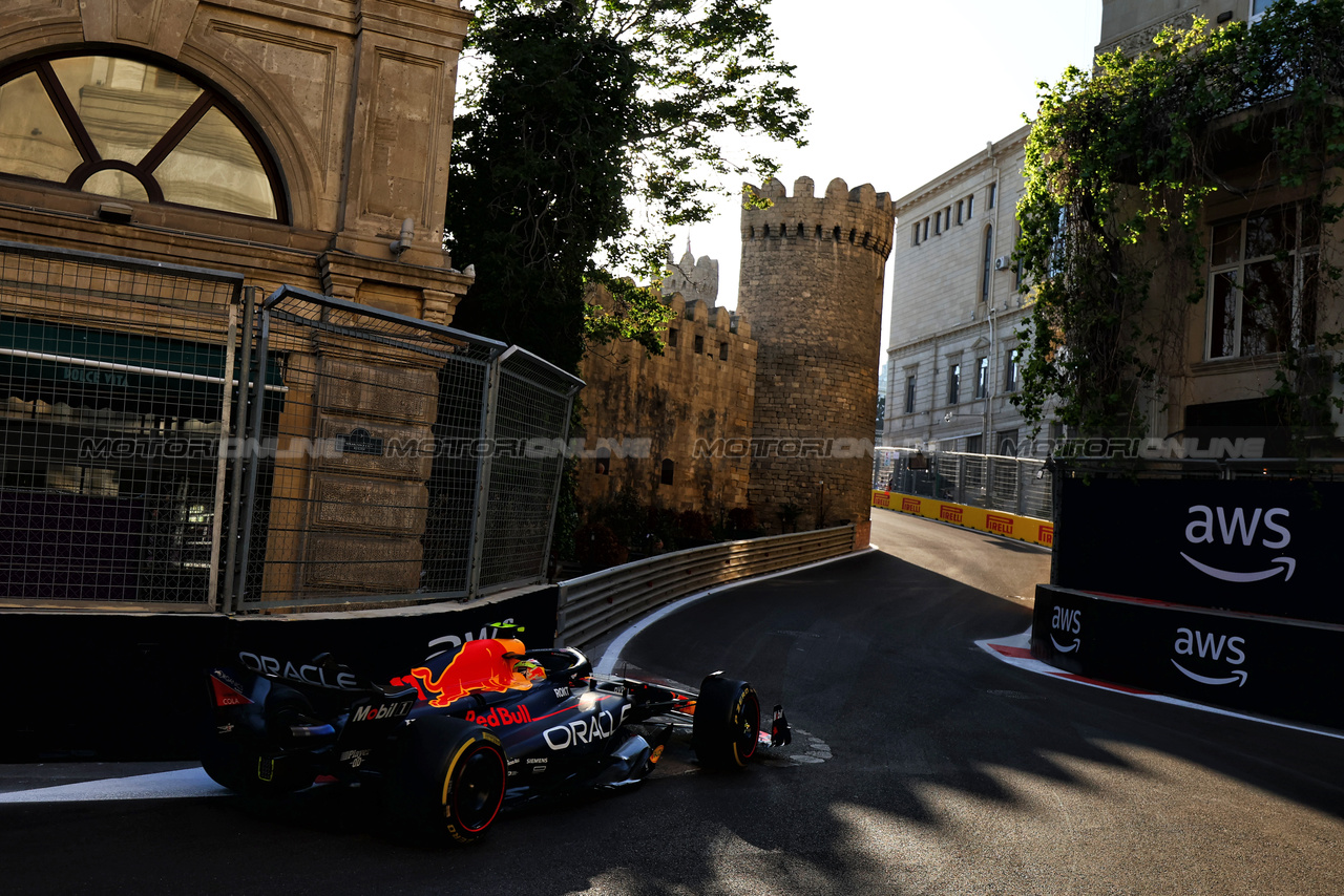 GP AZERBAIJAN, Sergio Perez (MEX) Red Bull Racing RB19.

29.04.2023. Formula 1 World Championship, Rd 4, Azerbaijan Grand Prix, Baku Street Circuit, Azerbaijan, Sprint Day.

 - www.xpbimages.com, EMail: requests@xpbimages.com ¬© Copyright: Coates / XPB Images