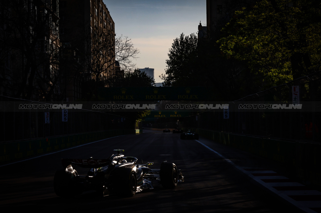 GP AZERBAIJAN, Lewis Hamilton (GBR), Mercedes AMG F1  
29.04.2023. Formula 1 World Championship, Rd 4, Azerbaijan Grand Prix, Baku Street Circuit, Azerbaijan, Sprint Day.
- www.xpbimages.com, EMail: requests@xpbimages.com ¬© Copyright: Charniaux / XPB Images