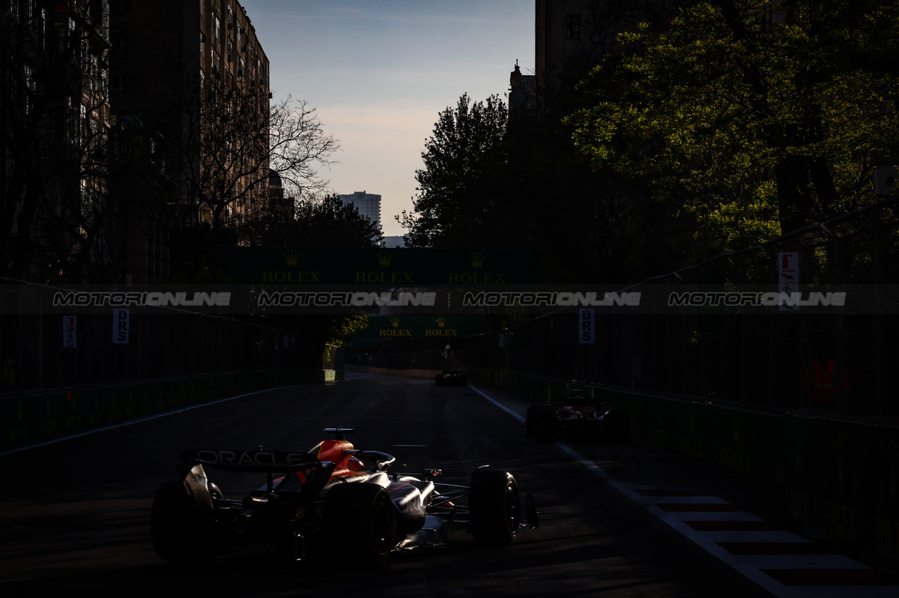 GP AZERBAIJAN, Max Verstappen (NLD), Red Bull Racing 
29.04.2023. Formula 1 World Championship, Rd 4, Azerbaijan Grand Prix, Baku Street Circuit, Azerbaijan, Sprint Day.
- www.xpbimages.com, EMail: requests@xpbimages.com ¬© Copyright: Charniaux / XPB Images