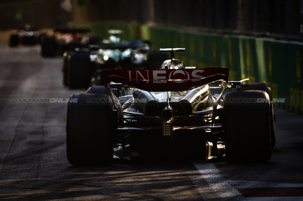GP AZERBAIJAN, Lewis Hamilton (GBR), Mercedes AMG F1  
29.04.2023. Formula 1 World Championship, Rd 4, Azerbaijan Grand Prix, Baku Street Circuit, Azerbaijan, Sprint Day.
- www.xpbimages.com, EMail: requests@xpbimages.com ¬© Copyright: Charniaux / XPB Images