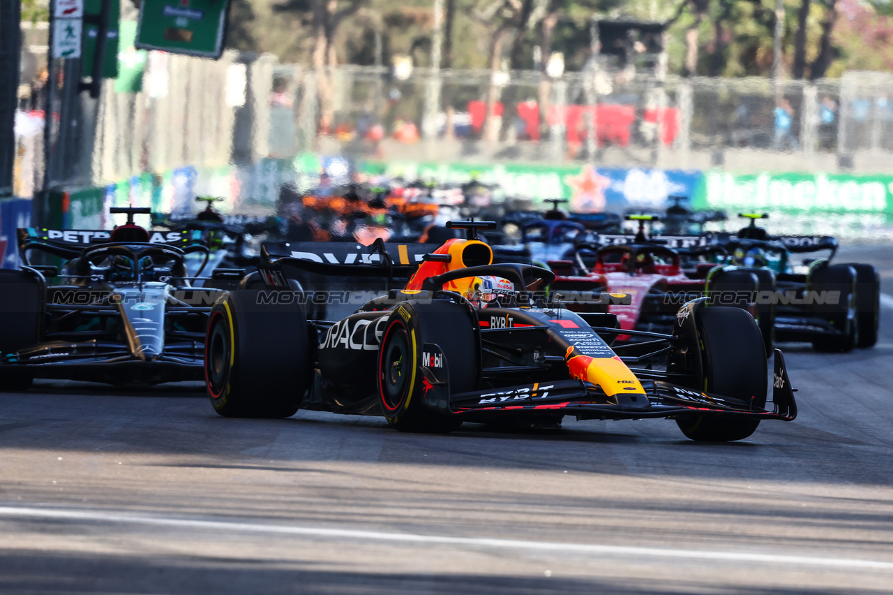 GP AZERBAIJAN, Max Verstappen (NLD), Red Bull Racing 
29.04.2023. Formula 1 World Championship, Rd 4, Azerbaijan Grand Prix, Baku Street Circuit, Azerbaijan, Sprint Day.
- www.xpbimages.com, EMail: requests@xpbimages.com ¬© Copyright: Charniaux / XPB Images