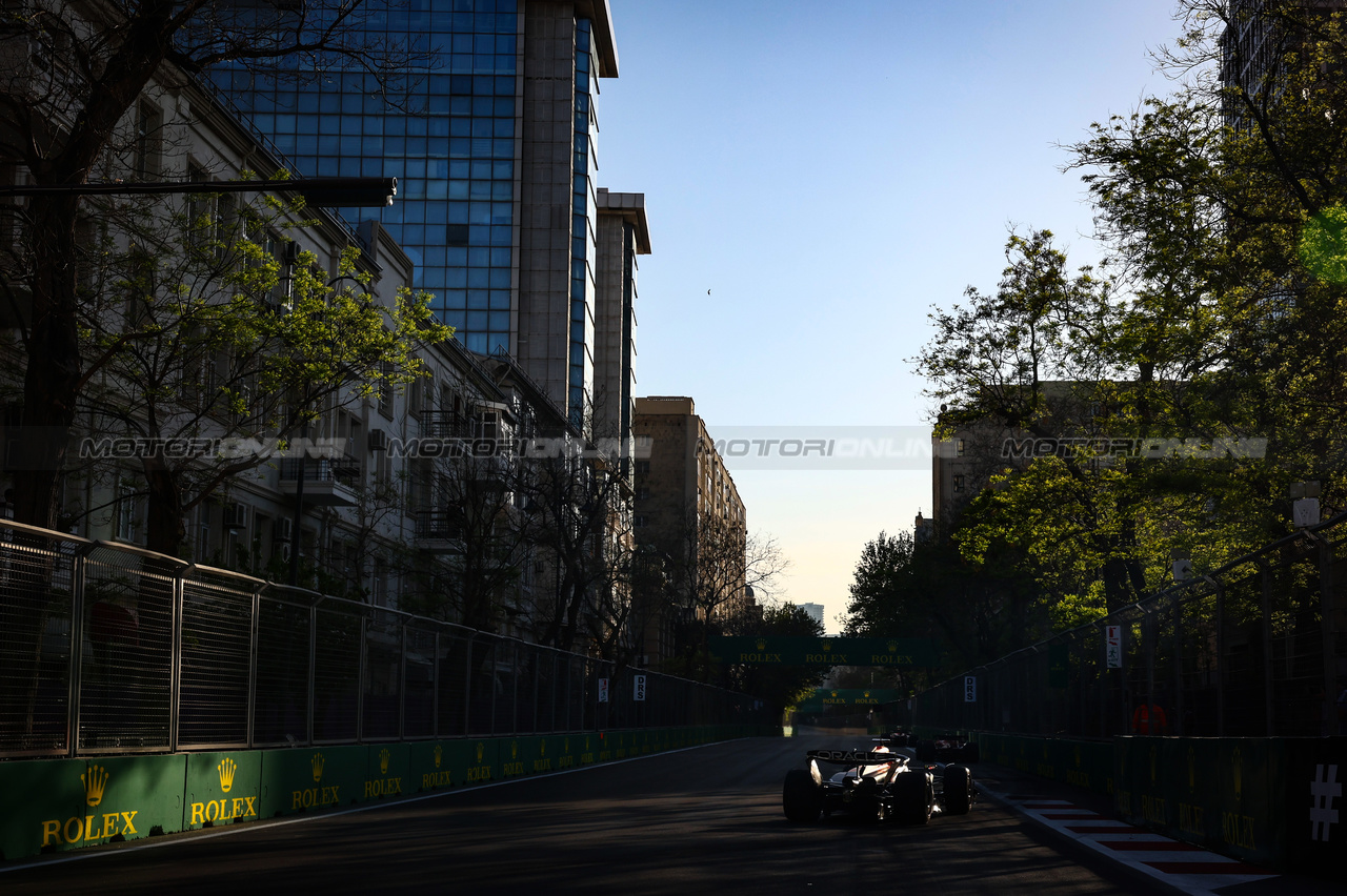 GP AZERBAIJAN, Max Verstappen (NLD), Red Bull Racing 
29.04.2023. Formula 1 World Championship, Rd 4, Azerbaijan Grand Prix, Baku Street Circuit, Azerbaijan, Sprint Day.
- www.xpbimages.com, EMail: requests@xpbimages.com ¬© Copyright: Charniaux / XPB Images