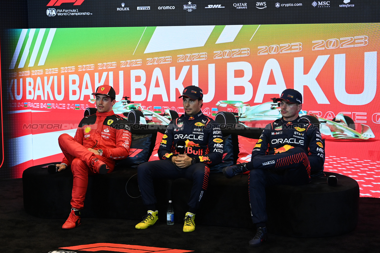 GP AZERBAIJAN, (L to R): Charles Leclerc (MON) Ferrari; Sergio Perez (MEX) Red Bull Racing; e Max Verstappen (NLD) Red Bull Racing, in the post Sprint race FIA Press Conference.

29.04.2023. Formula 1 World Championship, Rd 4, Azerbaijan Grand Prix, Baku Street Circuit, Azerbaijan, Sprint Day.

- www.xpbimages.com, EMail: requests@xpbimages.com ¬© Copyright: XPB Images