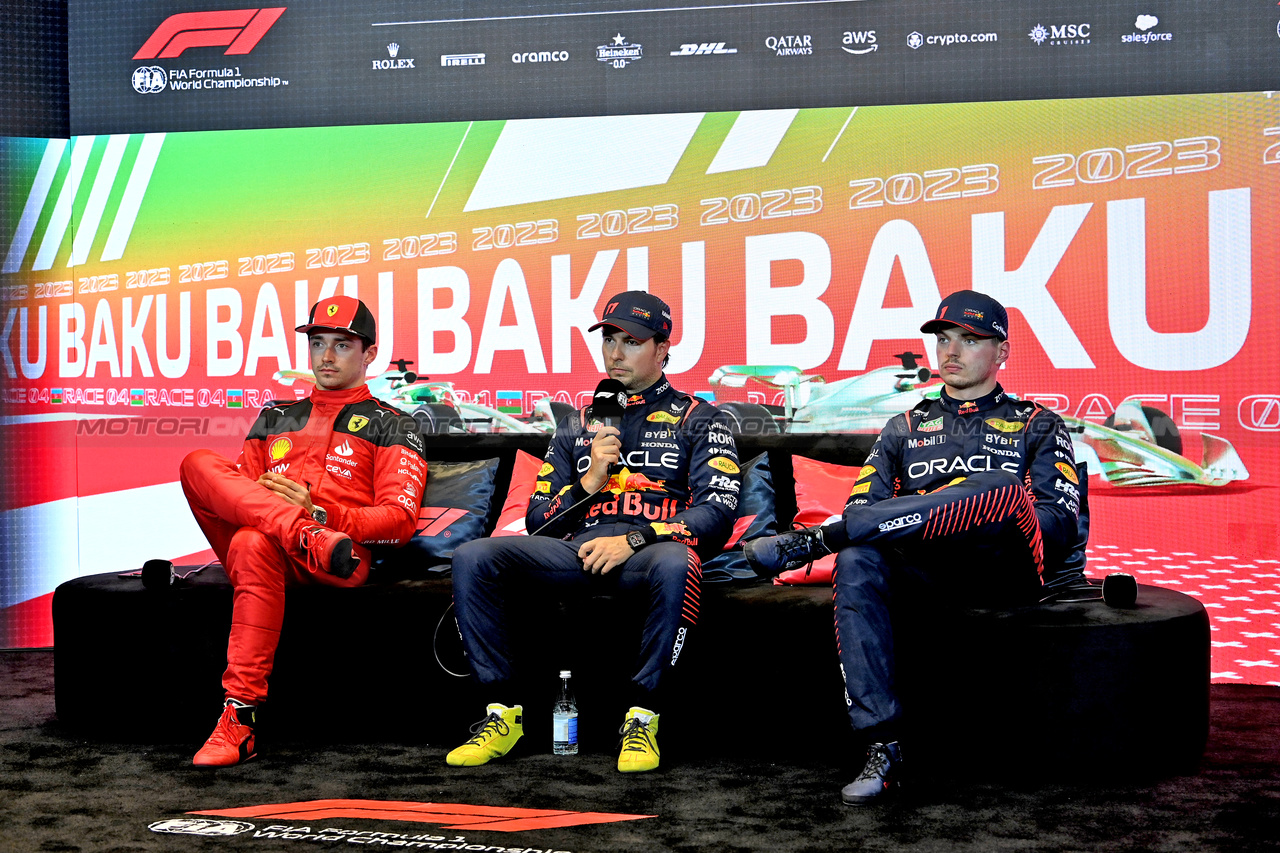 GP AZERBAIJAN, (L to R): Charles Leclerc (MON) Ferrari; Sergio Perez (MEX) Red Bull Racing; e Max Verstappen (NLD) Red Bull Racing, in the post Sprint race FIA Press Conference.

29.04.2023. Formula 1 World Championship, Rd 4, Azerbaijan Grand Prix, Baku Street Circuit, Azerbaijan, Sprint Day.

- www.xpbimages.com, EMail: requests@xpbimages.com ¬© Copyright: XPB Images