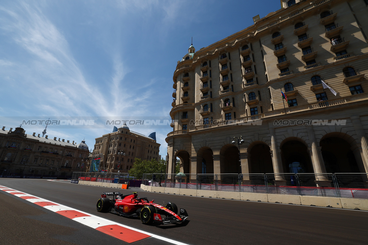 GP AZERBAIJAN, Carlos Sainz Jr (ESP) Ferrari SF-23.

29.04.2023. Formula 1 World Championship, Rd 4, Azerbaijan Grand Prix, Baku Street Circuit, Azerbaijan, Sprint Day.

 - www.xpbimages.com, EMail: requests@xpbimages.com ¬© Copyright: Coates / XPB Images
