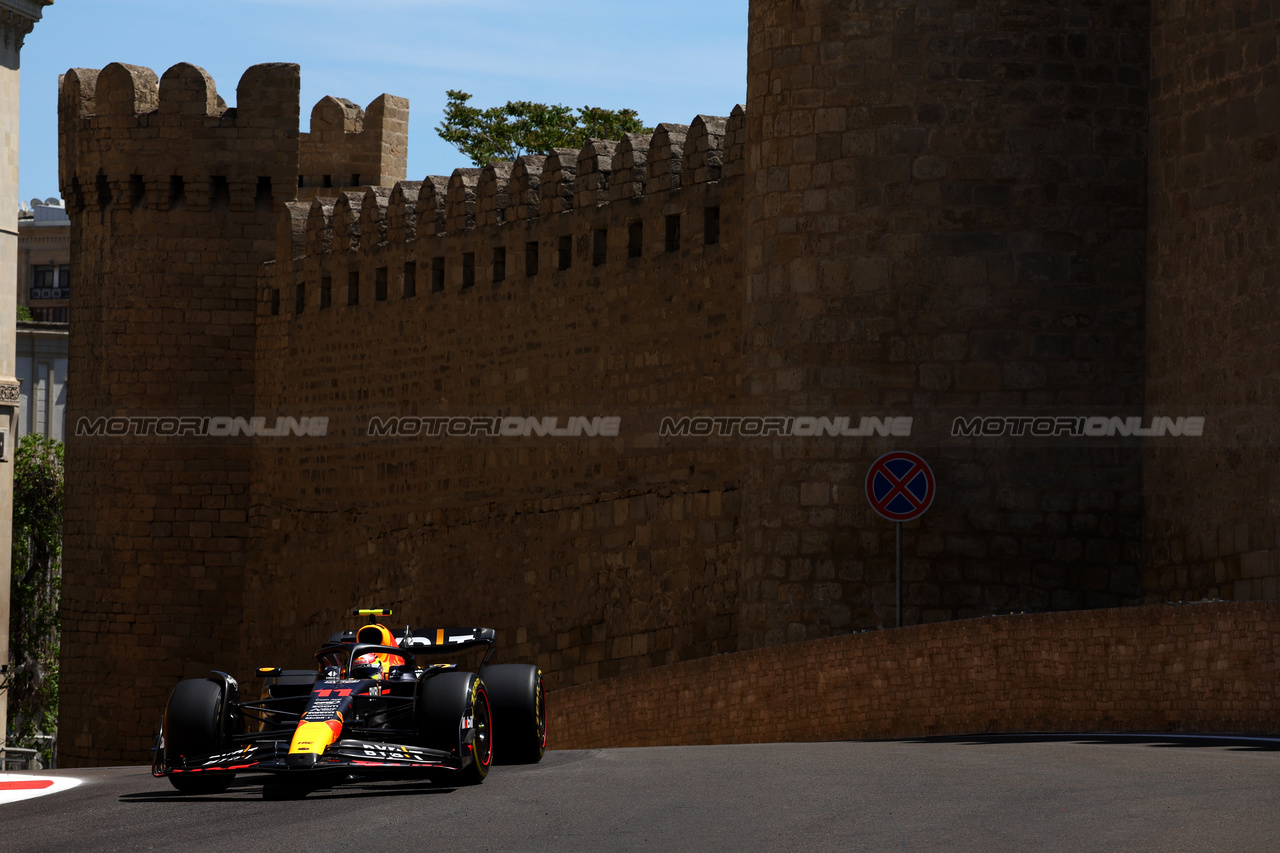 GP AZERBAIJAN, Sergio Perez (MEX) Red Bull Racing RB19.

29.04.2023. Formula 1 World Championship, Rd 4, Azerbaijan Grand Prix, Baku Street Circuit, Azerbaijan, Sprint Day.

- www.xpbimages.com, EMail: requests@xpbimages.com ¬© Copyright: Batchelor / XPB Images