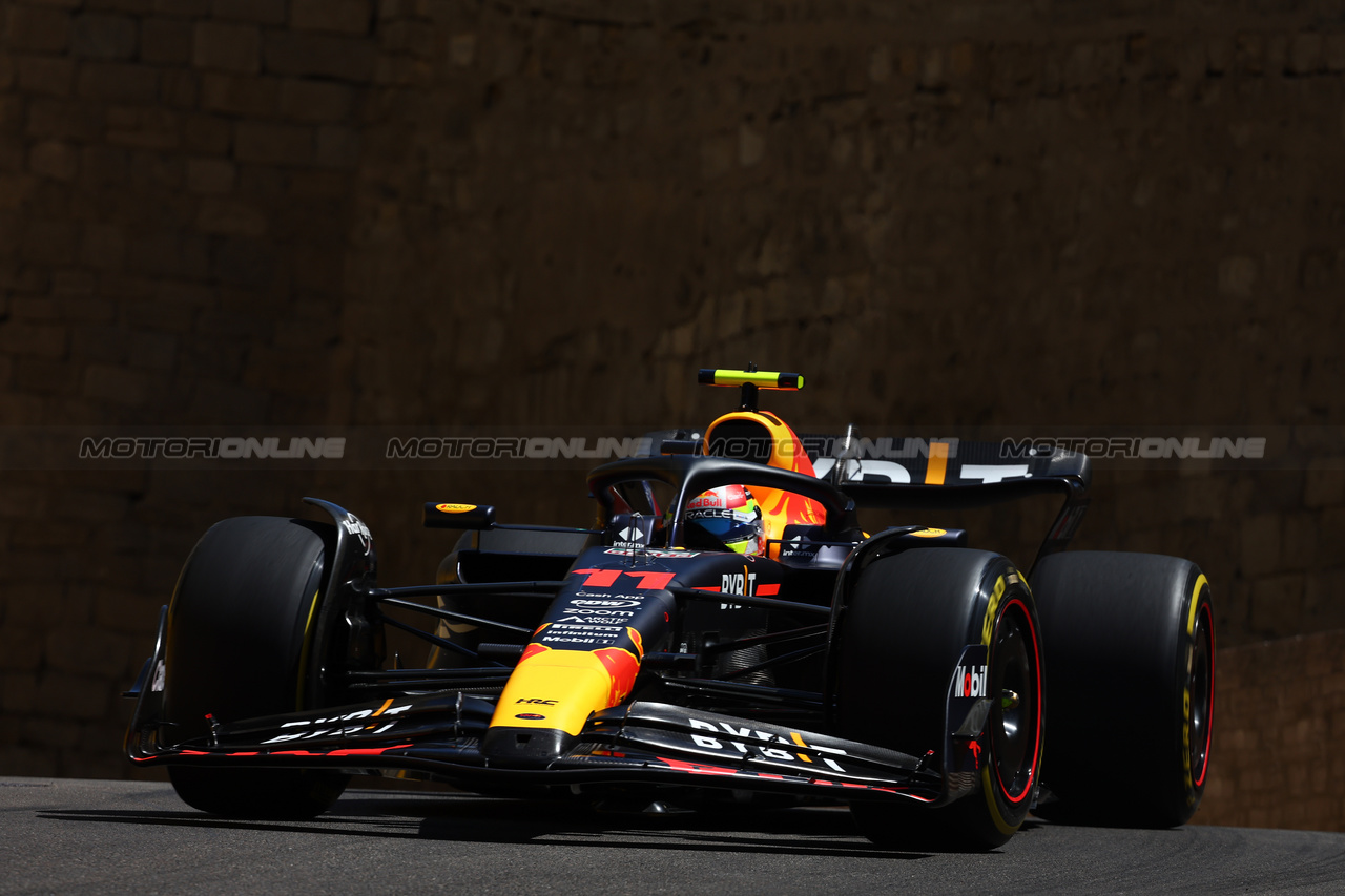 GP AZERBAIJAN, Sergio Perez (MEX) Red Bull Racing RB19.

29.04.2023. Formula 1 World Championship, Rd 4, Azerbaijan Grand Prix, Baku Street Circuit, Azerbaijan, Sprint Day.

- www.xpbimages.com, EMail: requests@xpbimages.com ¬© Copyright: Batchelor / XPB Images