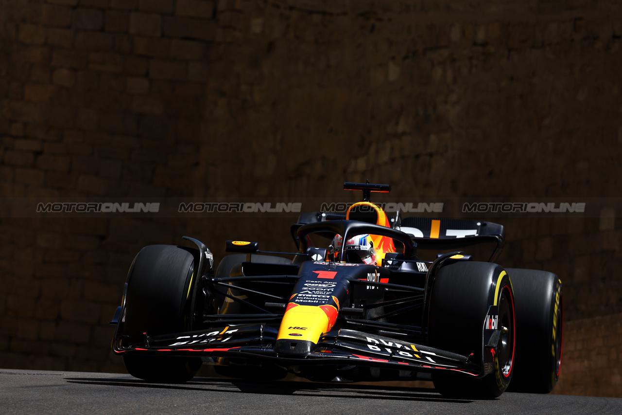GP AZERBAIJAN, Max Verstappen (NLD) Red Bull Racing RB19.

29.04.2023. Formula 1 World Championship, Rd 4, Azerbaijan Grand Prix, Baku Street Circuit, Azerbaijan, Sprint Day.

- www.xpbimages.com, EMail: requests@xpbimages.com ¬© Copyright: Batchelor / XPB Images