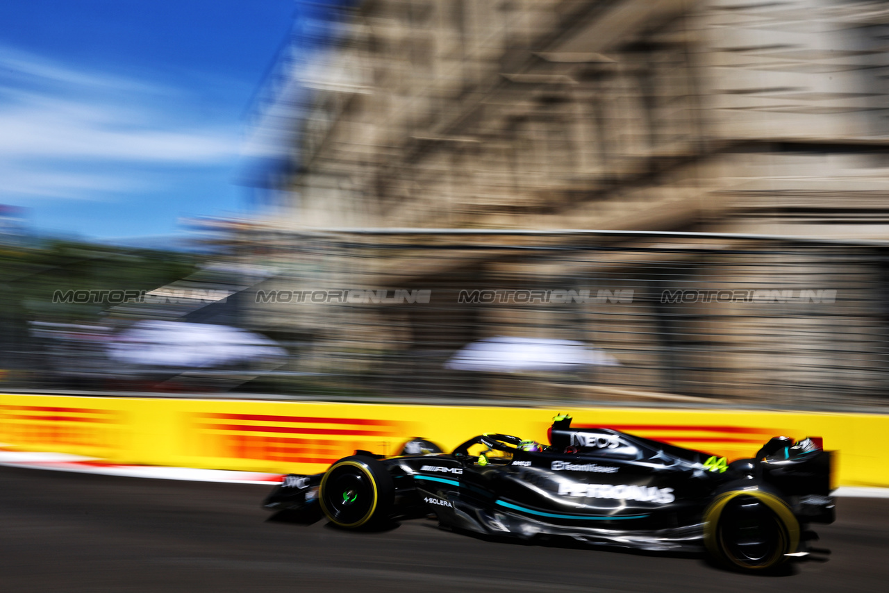 GP AZERBAIJAN, Lewis Hamilton (GBR) Mercedes AMG F1 W14.

29.04.2023. Formula 1 World Championship, Rd 4, Azerbaijan Grand Prix, Baku Street Circuit, Azerbaijan, Sprint Day.

- www.xpbimages.com, EMail: requests@xpbimages.com ¬© Copyright: Batchelor / XPB Images