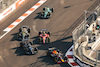 GP AZERBAIJAN, Max Verstappen (NLD) Red Bull Racing RB19 e George Russell (GBR) Mercedes AMG F1 W14 battle for position.
29.04.2023. Formula 1 World Championship, Rd 4, Azerbaijan Grand Prix, Baku Street Circuit, Azerbaijan, Sprint Day.
- www.xpbimages.com, EMail: requests@xpbimages.com ¬© Copyright: Bearne / XPB Images