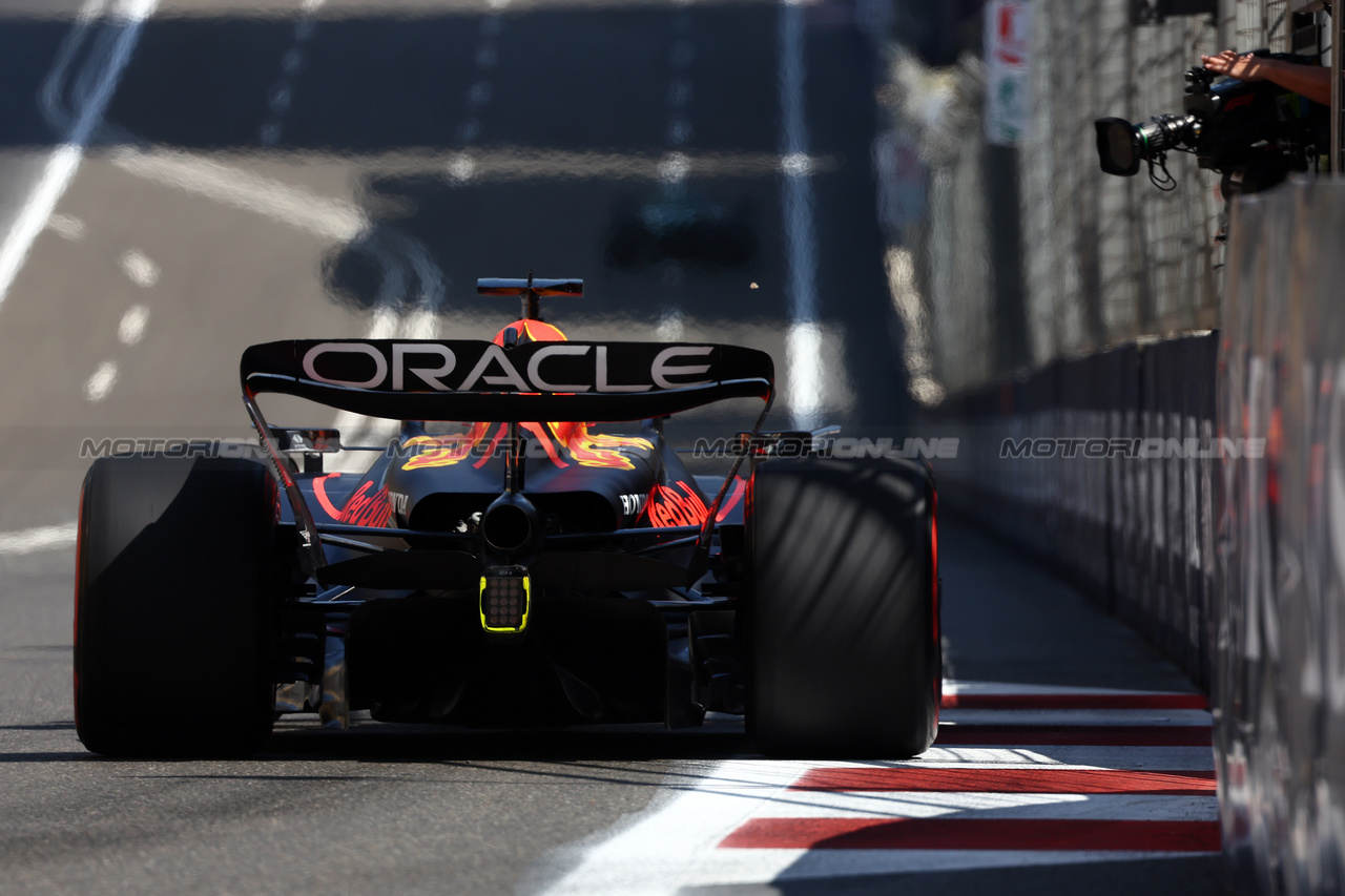 GP AZERBAIJAN, Max Verstappen (NLD) Red Bull Racing RB19.

28.04.2023. Formula 1 World Championship, Rd 4, Azerbaijan Grand Prix, Baku Street Circuit, Azerbaijan, Qualifiche Day.

 - www.xpbimages.com, EMail: requests@xpbimages.com ¬© Copyright: Coates / XPB Images