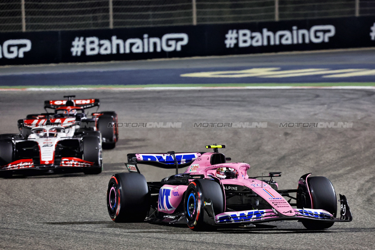GP BAHRAIN, Pierre Gasly (FRA) Alpine F1 Team A523.

05.03.2023. Formula 1 World Championship, Rd 1, Bahrain Grand Prix, Sakhir, Bahrain, Gara Day.

- www.xpbimages.com, EMail: requests@xpbimages.com © Copyright: Batchelor / XPB Images