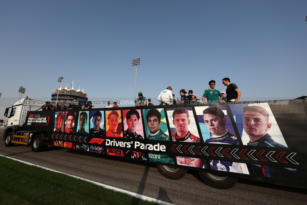 GP BAHRAIN, Drivers' Parade.

05.03.2023. Formula 1 World Championship, Rd 1, Bahrain Grand Prix, Sakhir, Bahrain, Gara Day.

- www.xpbimages.com, EMail: requests@xpbimages.com © Copyright: Moy / XPB Images