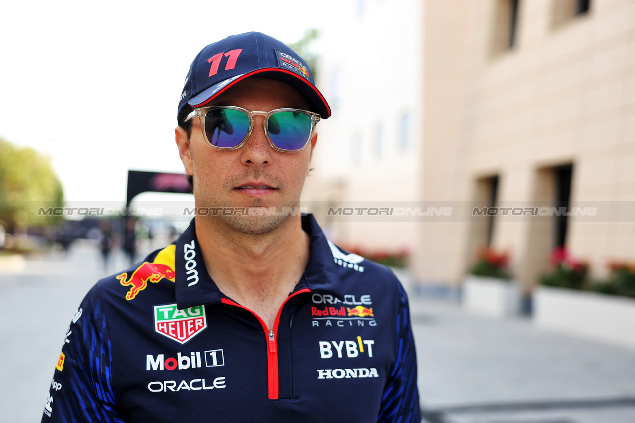 GP BAHRAIN, Sergio Perez (MEX) Red Bull Racing.

05.03.2023. Formula 1 World Championship, Rd 1, Bahrain Grand Prix, Sakhir, Bahrain, Gara Day.

- www.xpbimages.com, EMail: requests@xpbimages.com © Copyright: Bearne / XPB Images