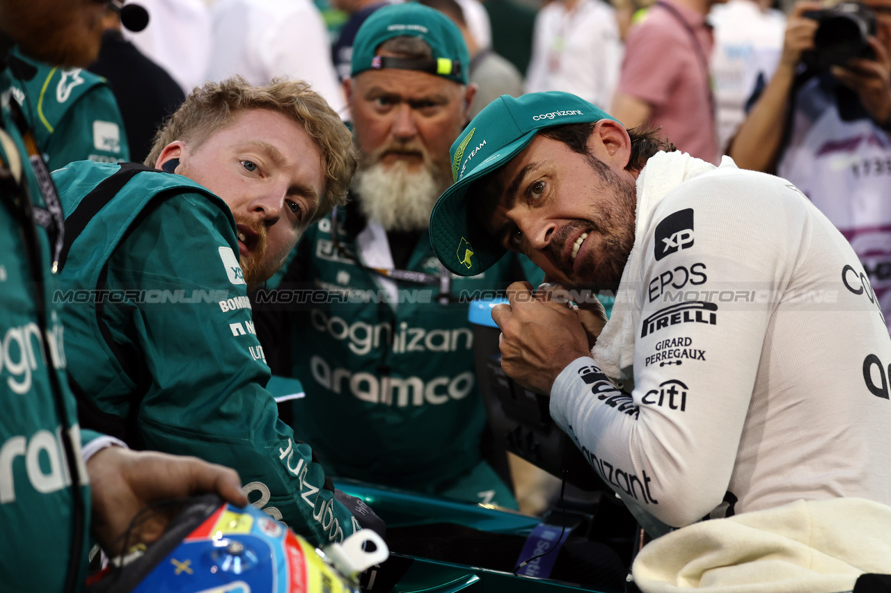 GP BAHRAIN, Fernando Alonso (ESP) Aston Martin F1 Team on the grid.

05.03.2023. Formula 1 World Championship, Rd 1, Bahrain Grand Prix, Sakhir, Bahrain, Gara Day.

- www.xpbimages.com, EMail: requests@xpbimages.com © Copyright: Moy / XPB Images