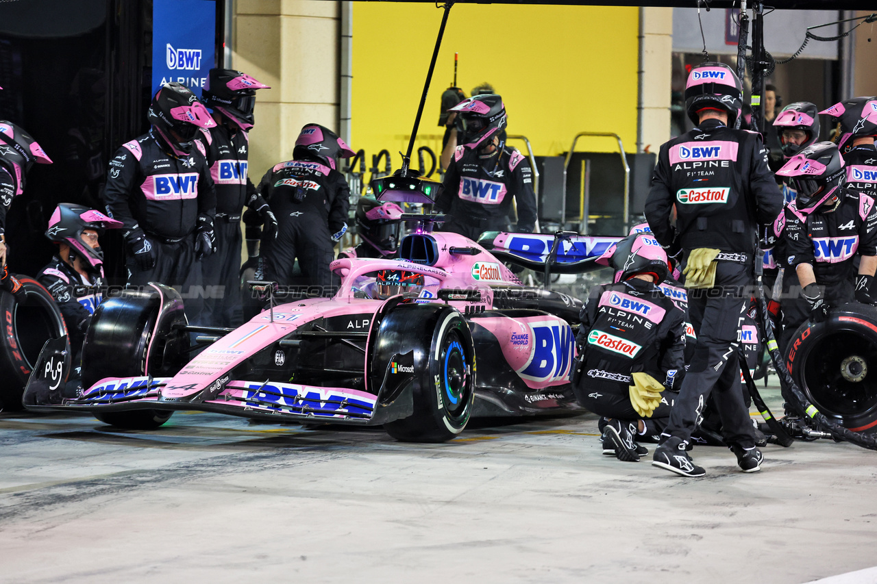 GP BAHRAIN, Esteban Ocon (FRA) Alpine F1 Team A523 makes a pit stop.

05.03.2023. Formula 1 World Championship, Rd 1, Bahrain Grand Prix, Sakhir, Bahrain, Gara Day.

- www.xpbimages.com, EMail: requests@xpbimages.com © Copyright: Batchelor / XPB Images