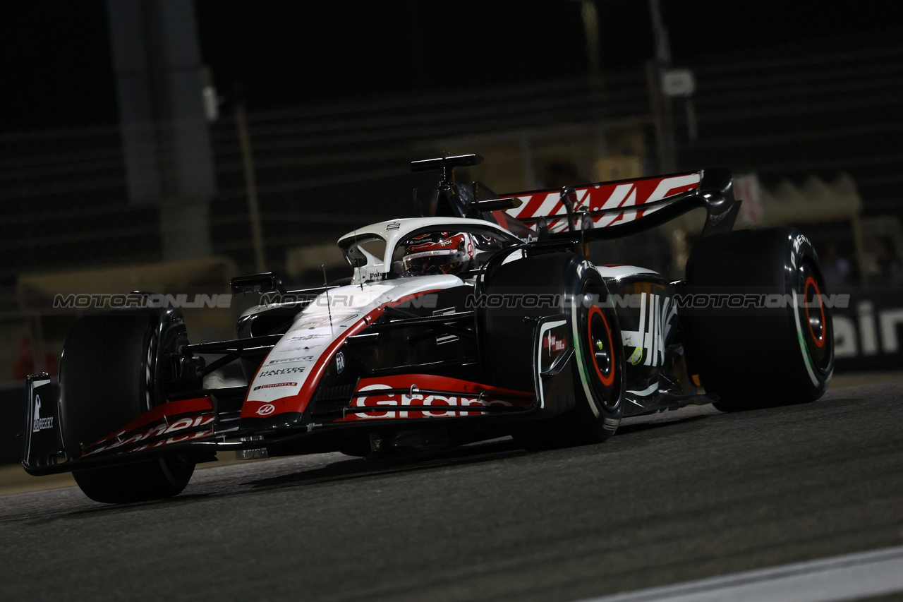 GP BAHRAIN, Nico Hulkenberg (GER) Haas VF-23.

05.03.2023. Formula 1 World Championship, Rd 1, Bahrain Grand Prix, Sakhir, Bahrain, Gara Day.

- www.xpbimages.com, EMail: requests@xpbimages.com © Copyright: Moy / XPB Images