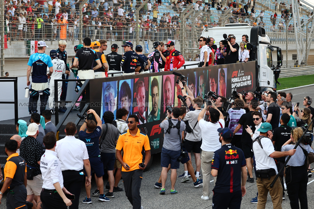 GP BAHRAIN, The drivers' parade.

05.03.2023. Formula 1 World Championship, Rd 1, Bahrain Grand Prix, Sakhir, Bahrain, Gara Day.

- www.xpbimages.com, EMail: requests@xpbimages.com © Copyright: Batchelor / XPB Images