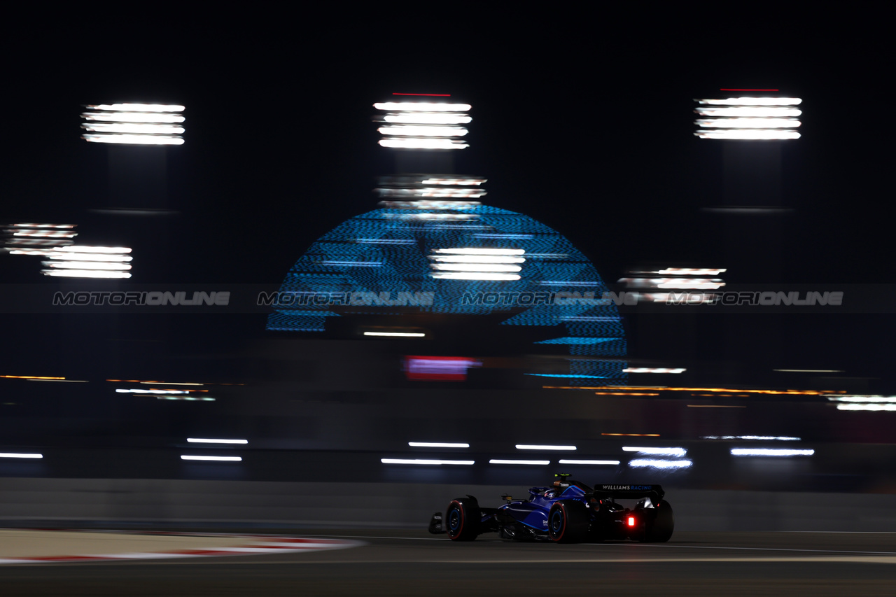 GP BAHRAIN, Logan Sargeant (USA) Williams Racing FW45.

05.03.2023. Formula 1 World Championship, Rd 1, Bahrain Grand Prix, Sakhir, Bahrain, Gara Day.

- www.xpbimages.com, EMail: requests@xpbimages.com © Copyright: Moy / XPB Images