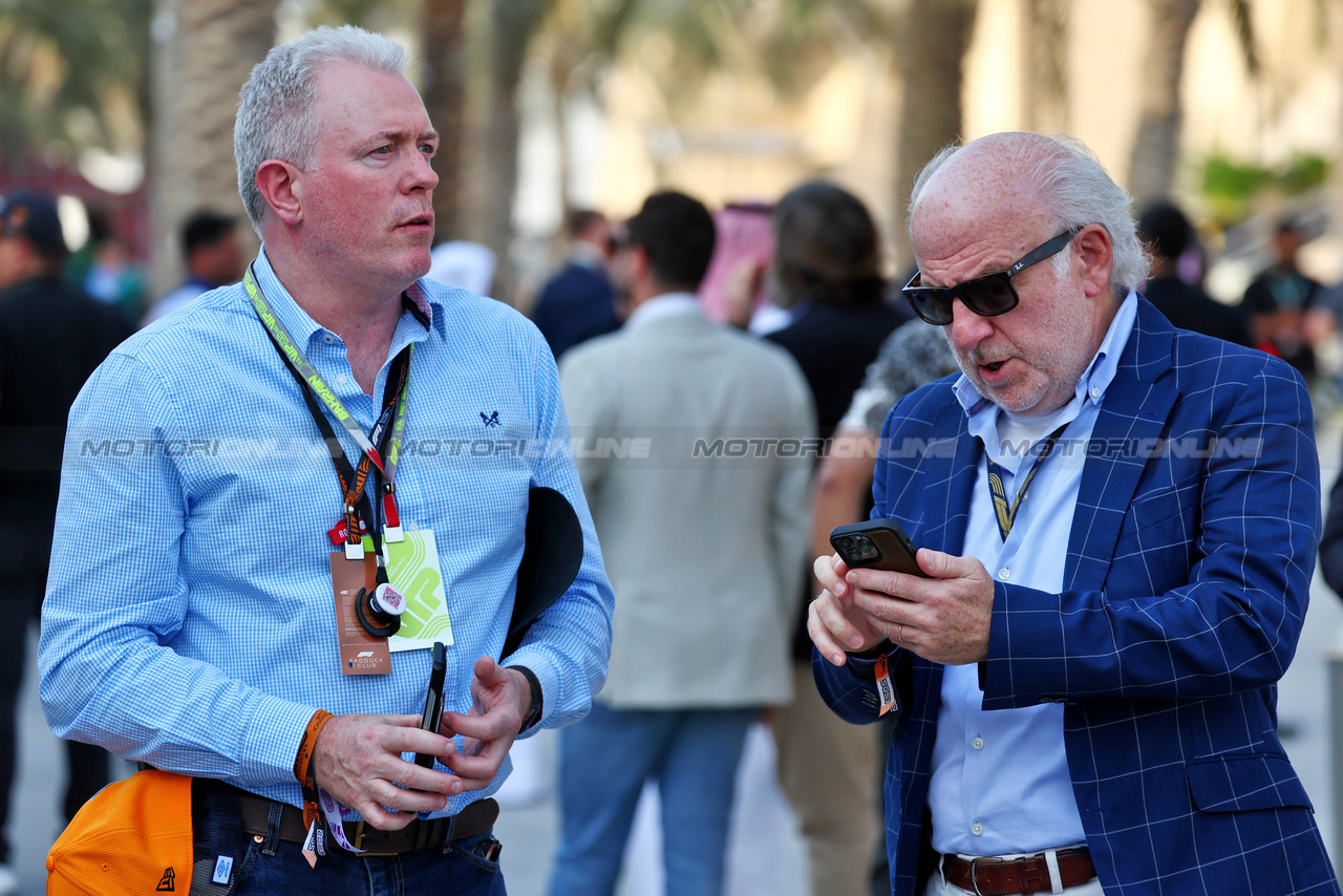 GP BAHRAIN, David Richards (GBR) CEO Prodrive (Right).

05.03.2023. Formula 1 World Championship, Rd 1, Bahrain Grand Prix, Sakhir, Bahrain, Gara Day.

- www.xpbimages.com, EMail: requests@xpbimages.com © Copyright: Batchelor / XPB Images