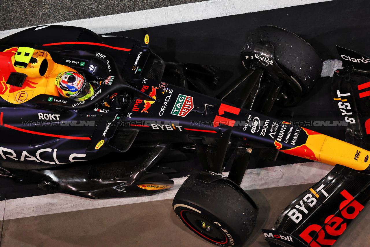GP BAHRAIN, Sergio Perez (MEX) Red Bull Racing RB19 in parc ferme.

05.03.2023. Formula 1 World Championship, Rd 1, Bahrain Grand Prix, Sakhir, Bahrain, Gara Day.

- www.xpbimages.com, EMail: requests@xpbimages.com © Copyright: Moy / XPB Images