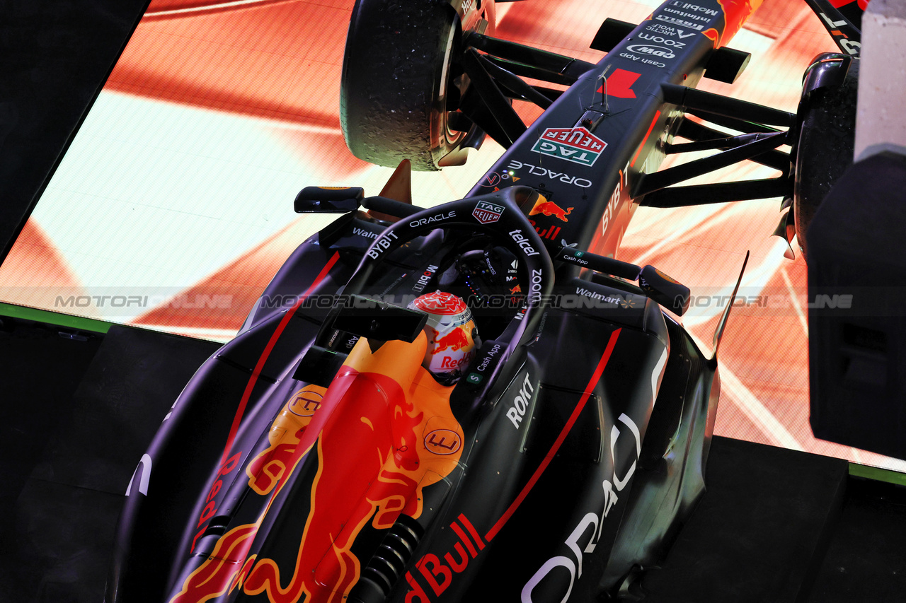 GP BAHRAIN, Gara winner Max Verstappen (NLD) Red Bull Racing RB19 in parc ferme.

05.03.2023. Formula 1 World Championship, Rd 1, Bahrain Grand Prix, Sakhir, Bahrain, Gara Day.

- www.xpbimages.com, EMail: requests@xpbimages.com © Copyright: Moy / XPB Images