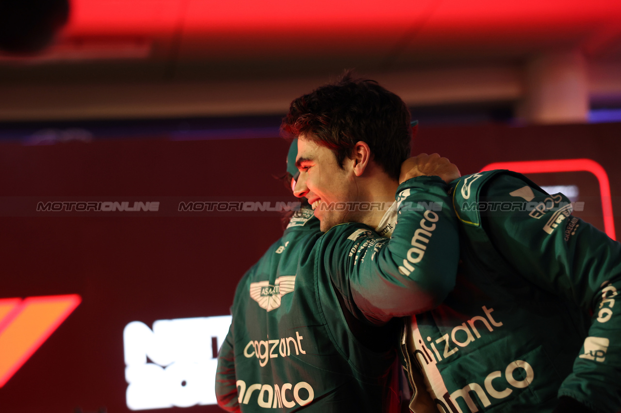 GP BAHRAIN, Lance Stroll (CDN) Aston Martin F1 Team celebrates with third placed team mate Fernando Alonso (ESP) Aston Martin F1 Team in parc ferme.

05.03.2023. Formula 1 World Championship, Rd 1, Bahrain Grand Prix, Sakhir, Bahrain, Gara Day.

- www.xpbimages.com, EMail: requests@xpbimages.com © Copyright: Bearne / XPB Images
