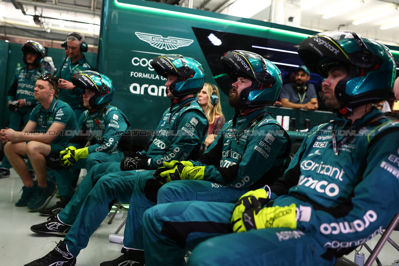 GP BAHRAIN, Aston Martin F1 Team watch the race.

05.03.2023. Formula 1 World Championship, Rd 1, Bahrain Grand Prix, Sakhir, Bahrain, Gara Day.

 - www.xpbimages.com, EMail: requests@xpbimages.com © Copyright: Coates / XPB Images