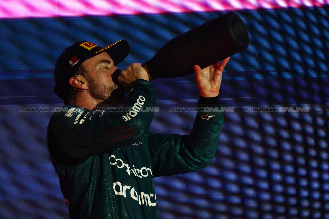 GP BAHRAIN, Fernando Alonso (ESP) Aston Martin F1 Team celebrates his third position on the podium.

05.03.2023. Formula 1 World Championship, Rd 1, Bahrain Grand Prix, Sakhir, Bahrain, Gara Day.

 - www.xpbimages.com, EMail: requests@xpbimages.com © Copyright: Coates / XPB Images
