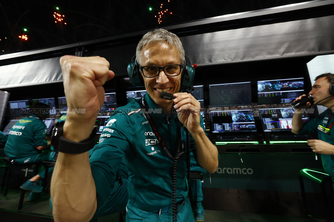 GP BAHRAIN, Mike Krack (LUX) Aston Martin F1 Team, Team Principal celebrates third position for Fernando Alonso (ESP) Aston Martin F1 Team.

05.03.2023. Formula 1 World Championship, Rd 1, Bahrain Grand Prix, Sakhir, Bahrain, Gara Day.

 - www.xpbimages.com, EMail: requests@xpbimages.com © Copyright: Coates / XPB Images