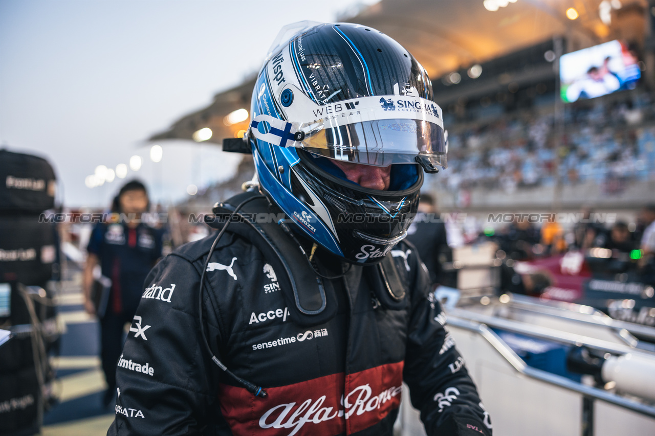 GP BAHRAIN, Valtteri Bottas (FIN) Alfa Romeo F1 Team C43 on the grid.

05.03.2023. Formula 1 World Championship, Rd 1, Bahrain Grand Prix, Sakhir, Bahrain, Gara Day.

- www.xpbimages.com, EMail: requests@xpbimages.com © Copyright: Bearne / XPB Images