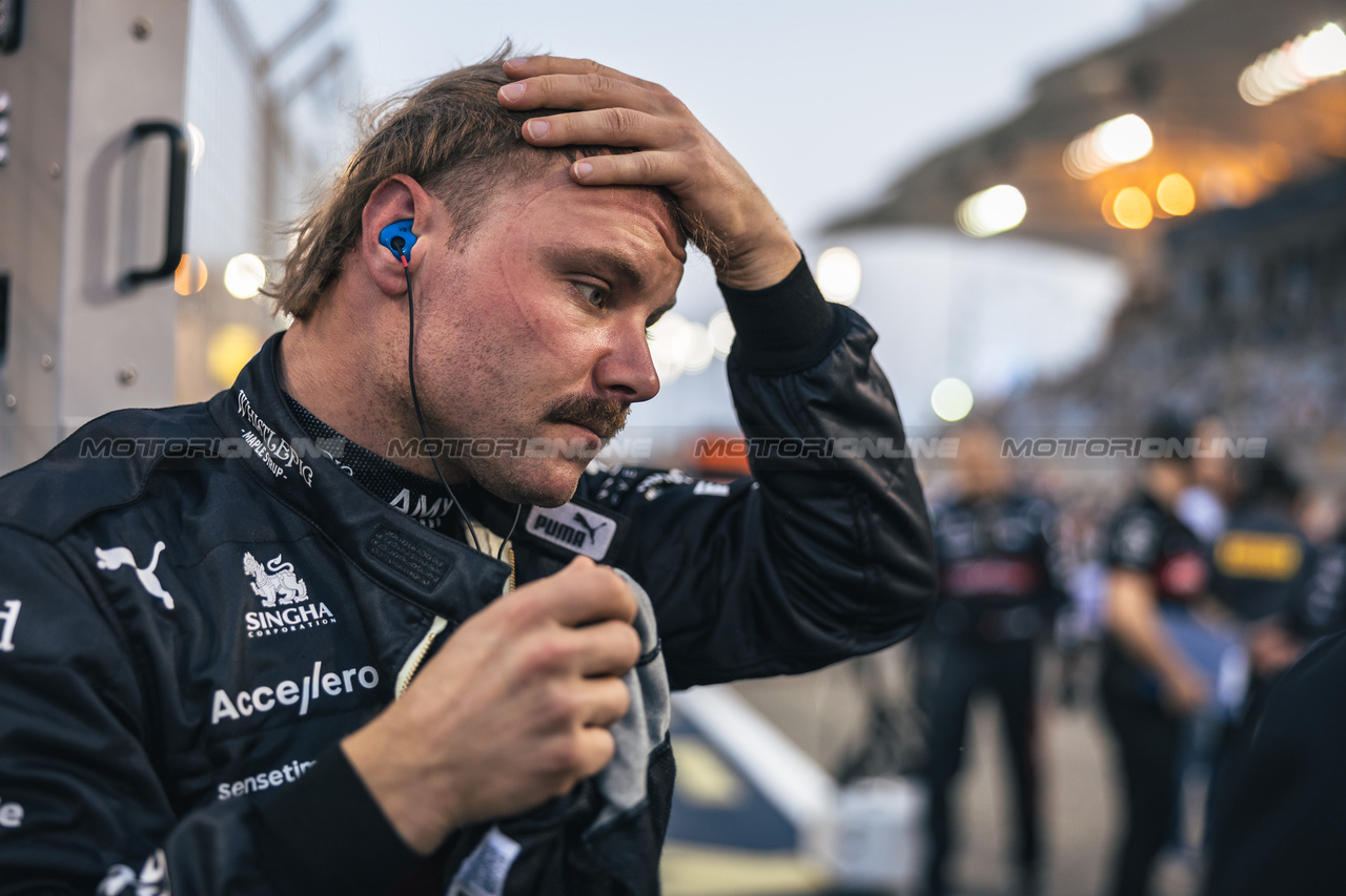 GP BAHRAIN, Valtteri Bottas (FIN) Alfa Romeo F1 Team on the grid.

05.03.2023. Formula 1 World Championship, Rd 1, Bahrain Grand Prix, Sakhir, Bahrain, Gara Day.

- www.xpbimages.com, EMail: requests@xpbimages.com © Copyright: Bearne / XPB Images