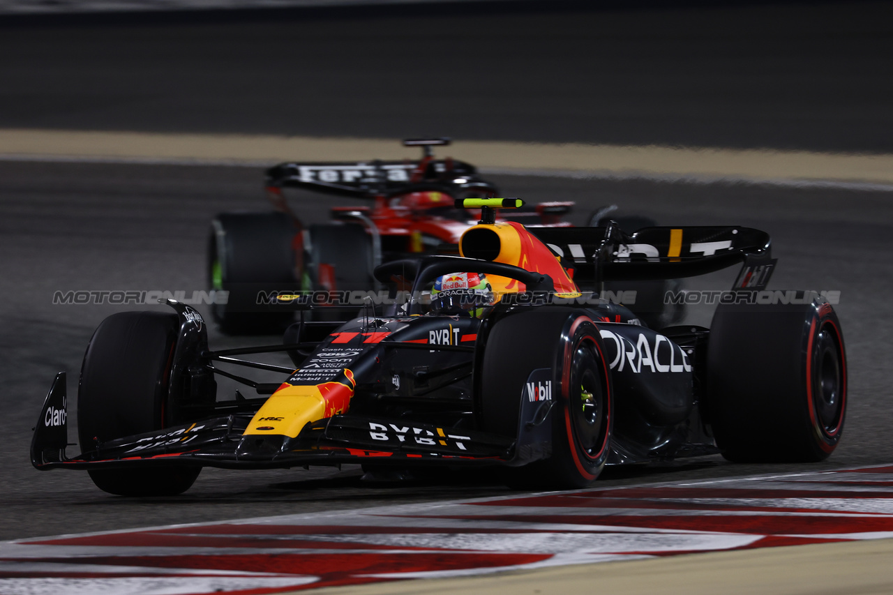 GP BAHRAIN, Sergio Perez (MEX) Red Bull Racing RB19.

05.03.2023. Formula 1 World Championship, Rd 1, Bahrain Grand Prix, Sakhir, Bahrain, Gara Day.

 - www.xpbimages.com, EMail: requests@xpbimages.com © Copyright: Coates / XPB Images