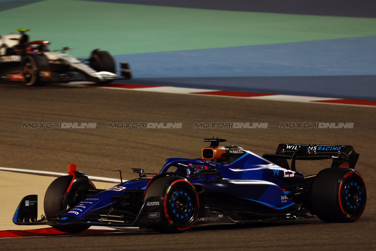 GP BAHRAIN, Alexander Albon (THA) Williams Racing FW45.

05.03.2023. Formula 1 World Championship, Rd 1, Bahrain Grand Prix, Sakhir, Bahrain, Gara Day.

 - www.xpbimages.com, EMail: requests@xpbimages.com © Copyright: Coates / XPB Images