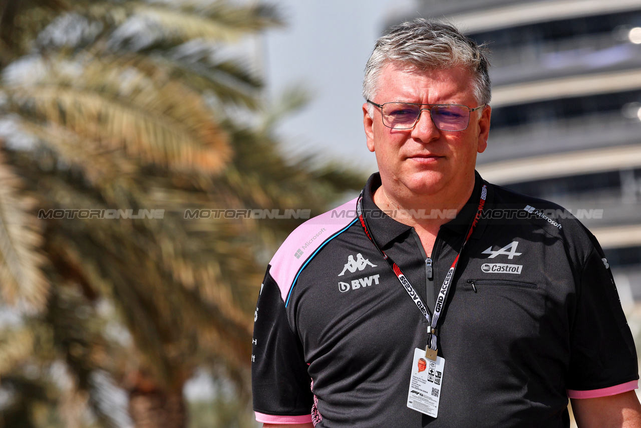 GP BAHRAIN, Otmar Szafnauer (USA) Alpine F1 Team, Team Principal.

05.03.2023. Formula 1 World Championship, Rd 1, Bahrain Grand Prix, Sakhir, Bahrain, Gara Day.

- www.xpbimages.com, EMail: requests@xpbimages.com © Copyright: Batchelor / XPB Images
