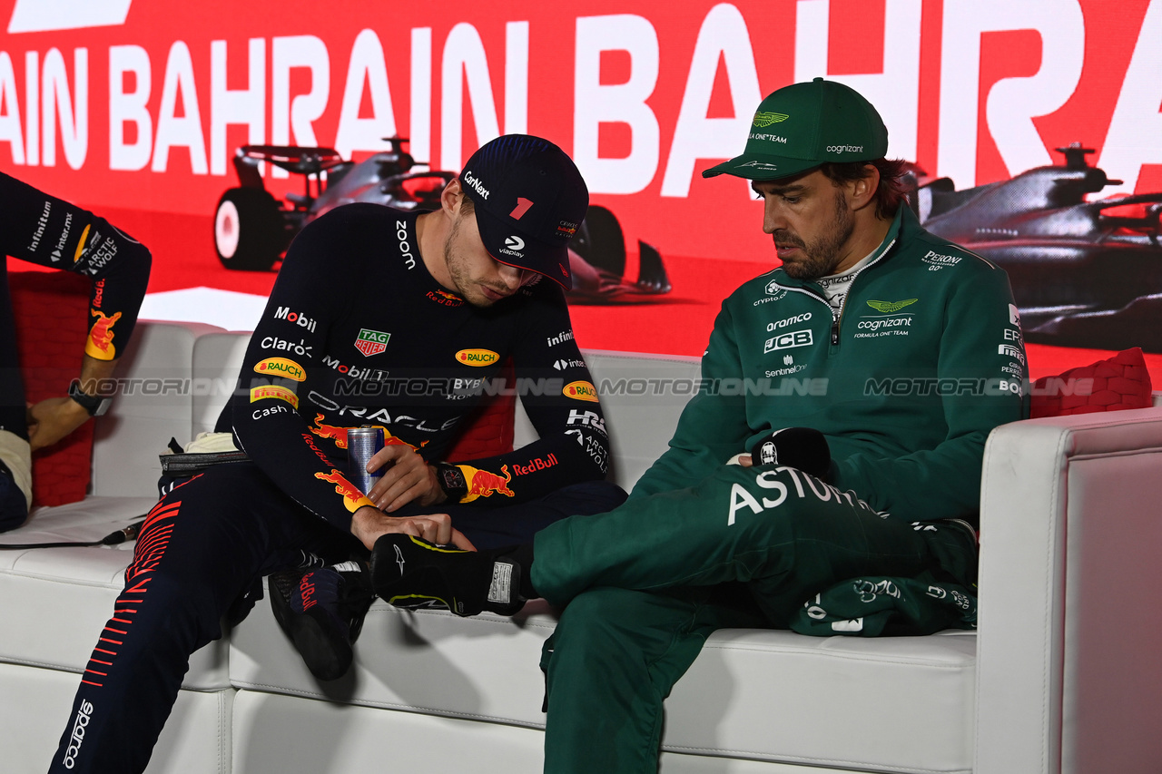 GP BAHRAIN, (L to R): Max Verstappen (NLD) Red Bull Racing with Fernando Alonso (ESP) Aston Martin F1 Team, in the post race FIA Press Conference.

05.03.2023. Formula 1 World Championship, Rd 1, Bahrain Grand Prix, Sakhir, Bahrain, Gara Day.

- www.xpbimages.com, EMail: requests@xpbimages.com © Copyright: XPB Images