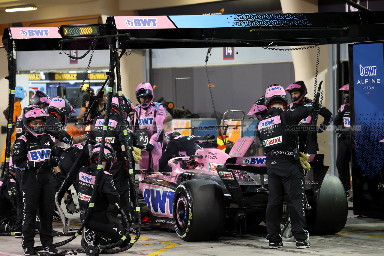 GP BAHRAIN, Esteban Ocon (FRA) Alpine F1 Team A523 makes a pit stop.

05.03.2023. Formula 1 World Championship, Rd 1, Bahrain Grand Prix, Sakhir, Bahrain, Gara Day.

- www.xpbimages.com, EMail: requests@xpbimages.com © Copyright: XPB Images
