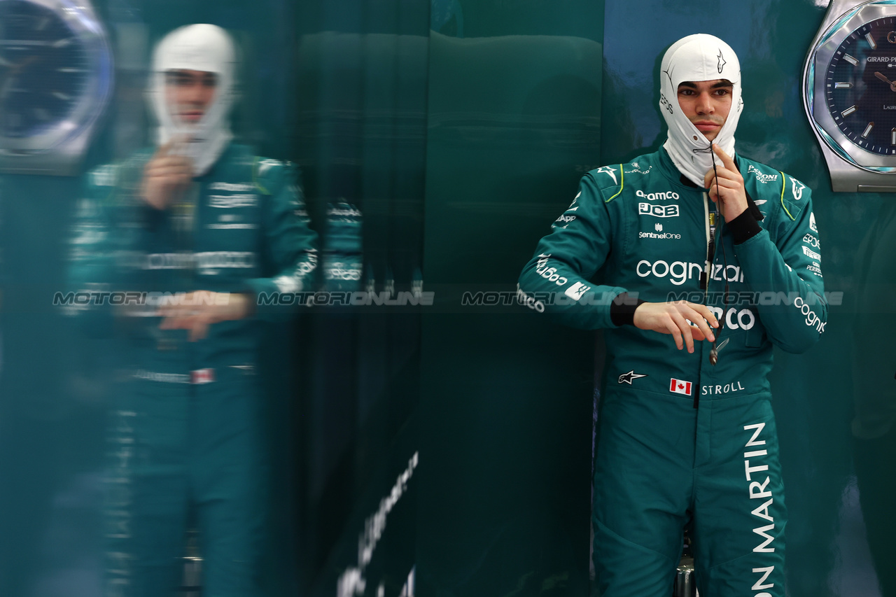 GP BAHRAIN, Lance Stroll (CDN) Aston Martin F1 Team.

05.03.2023. Formula 1 World Championship, Rd 1, Bahrain Grand Prix, Sakhir, Bahrain, Gara Day.

 - www.xpbimages.com, EMail: requests@xpbimages.com © Copyright: Coates / XPB Images