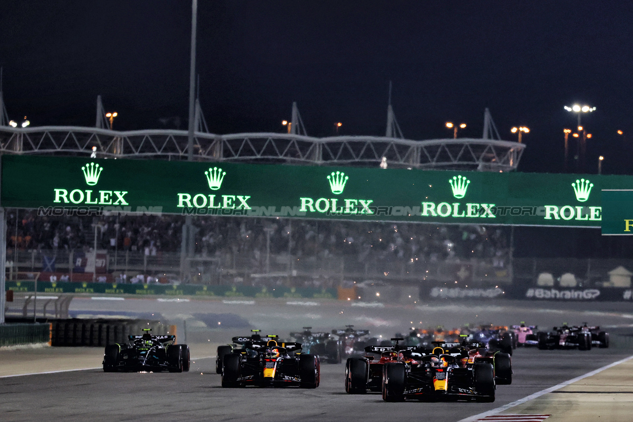 GP BAHRAIN, Max Verstappen (NLD) Red Bull Racing RB19 davanti a at the partenza of the race.

05.03.2023. Formula 1 World Championship, Rd 1, Bahrain Grand Prix, Sakhir, Bahrain, Gara Day.

- www.xpbimages.com, EMail: requests@xpbimages.com © Copyright: Moy / XPB Images