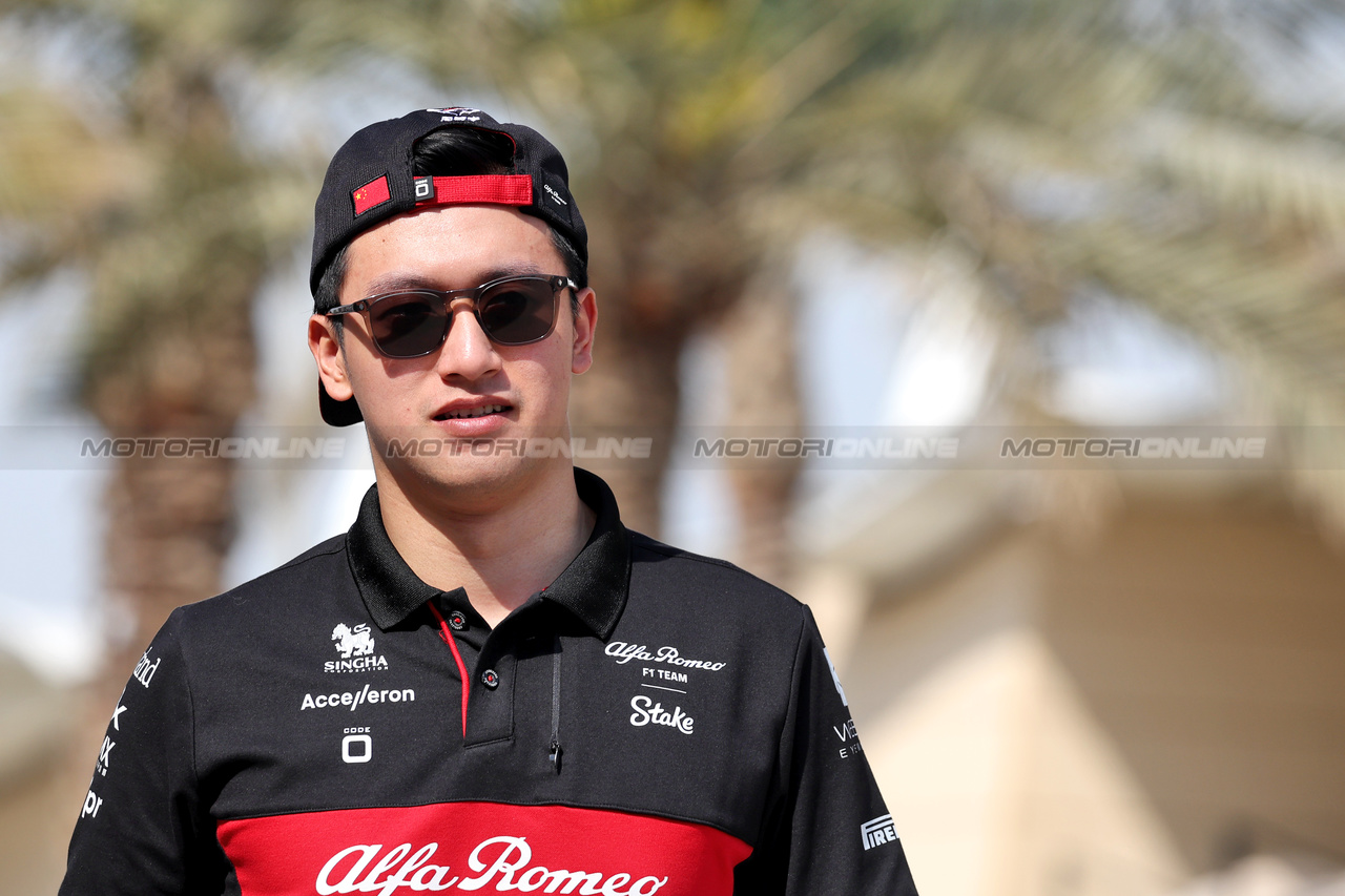 GP BAHRAIN, Zhou Guanyu (CHN) Alfa Romeo F1 Team.

05.03.2023. Formula 1 World Championship, Rd 1, Bahrain Grand Prix, Sakhir, Bahrain, Gara Day.

- www.xpbimages.com, EMail: requests@xpbimages.com © Copyright: Bearne / XPB Images