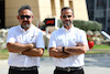 GP BAHRAIN, Massimiliano Portioli (ITA) e Michael Aumento (BEL), Bell helmets technicians 
05.03.2023. Formula 1 World Championship, Rd 1, Bahrain Grand Prix, Sakhir, Bahrain, Gara Day.
- www.xpbimages.com, EMail: requests@xpbimages.com ¬© Copyright: Charniaux / XPB Images
