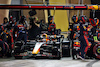GP BAHRAIN, Max Verstappen (NLD) Red Bull Racing RB19 makes a pit stop.
05.03.2023. Formula 1 World Championship, Rd 1, Bahrain Grand Prix, Sakhir, Bahrain, Gara Day.
- www.xpbimages.com, EMail: requests@xpbimages.com © Copyright: Batchelor / XPB Images