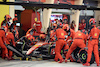 GP BAHRAIN, Carlos Sainz Jr (ESP) Ferrari SF-23 makes a pit stop.
05.03.2023. Formula 1 World Championship, Rd 1, Bahrain Grand Prix, Sakhir, Bahrain, Gara Day.
- www.xpbimages.com, EMail: requests@xpbimages.com © Copyright: XPB Images