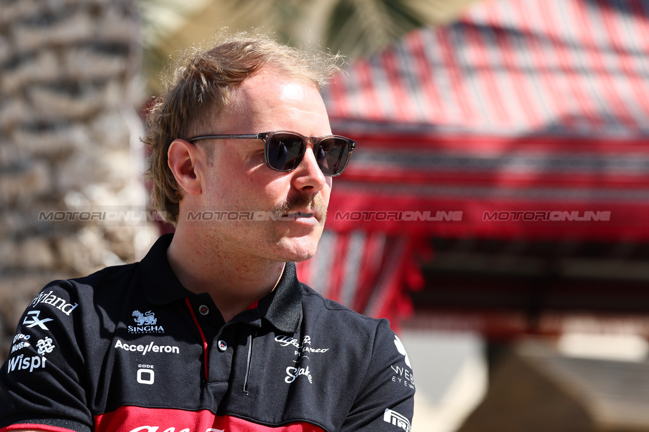 GP BAHRAIN, Valtteri Bottas (FIN) Alfa Romeo F1 Team.

02.03.2023. Formula 1 World Championship, Rd 1, Bahrain Grand Prix, Sakhir, Bahrain, Preparation Day.

- www.xpbimages.com, EMail: requests@xpbimages.com © Copyright: Moy / XPB Images